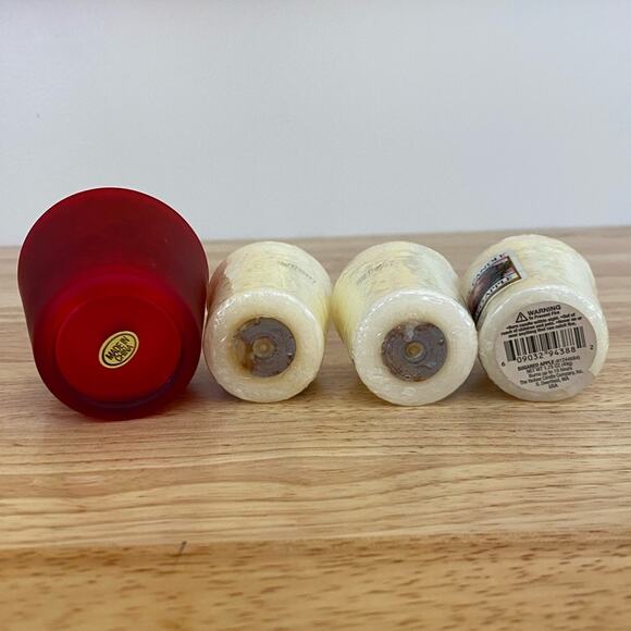 Yankee Candle Small Sugared Apple Candles and Holiday Themed Candle Holder - Picture 4 of 6